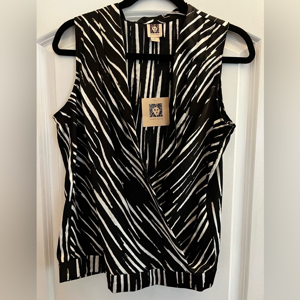 Beautiful Anne Klein zebra stripe top.  NWT